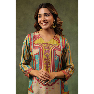 Naqsh-E-Ishaal Blusa Holgada Bordada Beige para Mujer, Estilo Vintage Casual, Color Sólido - Product Image 1