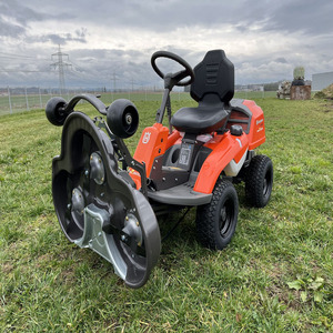 Cortacésped Husqvarna Rider R214TC Comfort Edition con plataforma delantera de 94 cm, tractor de jardín hidrostático de 16 HP y doble cilindro en venta - Product Image 1