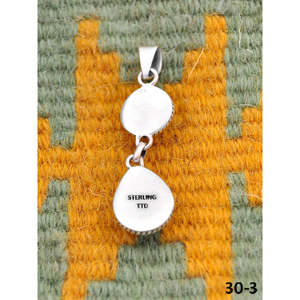 Colgante de Turquesa y Plata de Ley Estilo Suroeste con Bisel de Esmeralda, en una Impresionante Opción de Regalo - Product Image 4