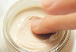 Crema Antienvejecimiento Rejuvenecedora Niacinamida Extracto de Onagra Ceramida para Aclarar Imperfecciones Hidratante ODM/ OBM - Product Image 2