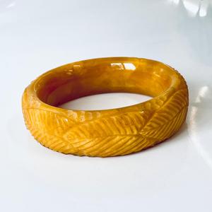Bracelet gravé à la main, bracelet en ambre baltique naturel, couleur jaune d'œuf - Product Image 4