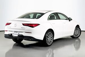 CLA 250 4MATIC COUPÉ TOIT OUVRANT AUTOMATIQUE 221 CV NEUF D'OCCASION 2026 À VENDRE - Product Image 6