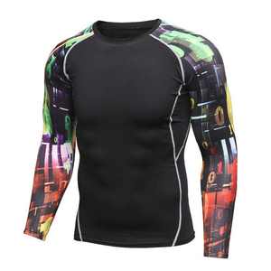 Venta al por mayor 2024 mejor diseño de los hombres Rash Guard con logotipo personalizado impresión cuello redondo largo disponible en diferentes colores - Product Image 3