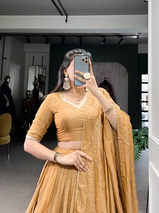 Offre bon marché sur Pure Chanderi Lehenga Choli Design floral spécial pour les mariages, vente en gros de qualité supérieure en vrac - Product Image 3