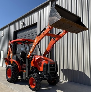 Tracteur à roues 2022 avec chargeur et pelle rétrocaveuse, 4 roues motrices, moteur diesel 70 CV, transmission par engrenages, pompe, tracteur de pelouse, travaux agricoles, aménagement paysager - Product Image 1