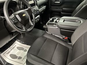 Chevrolet Silverado 2023 Custom Crew Cab 4WD 1500 d'occasion - Product Image 6