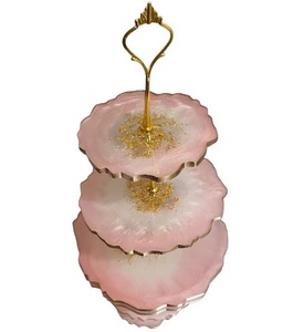 Soporte de pastel transparente hecho a mano con diseño floral blanco Soporte de servicio elegante para pasteles Muffins Cupcakes y eventos de La India - Product Image 2