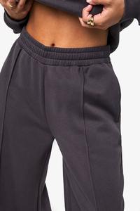 Conjunto Deportivo Premium Personalizado de 2 Piezas para Mujer, 100% Algodón Felpa, Estilo Urbano, Sudadera Holgada de Color Sólido y Pantalones Jogger Holgados - Product Image 3