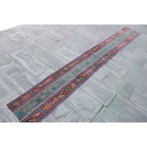 Alfombra Turca de 1.4x11.6 pies, Alfombra Vintage, Alfombra Azul con Diseño de Patchwork - Product Image 3