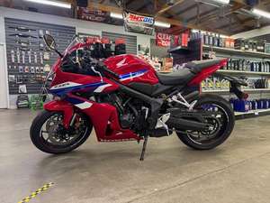 Offre Annuelle 2025 – Nouvelles Motos Honda CBR650R E-Clutch - Product Image 5