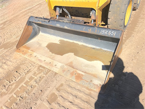 2016 pour CATERPILLAR 242D Skid Steer Loader Hydraulique à haut débit Performance approuvée EPA Excellente boîte de vitesses de pompe à roulement de moteur - Product Image 4