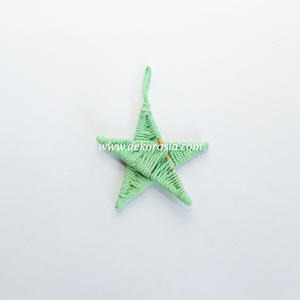 Adornos Navideños de Estrellas Tejidas a Mano, Decoración Colgante Tradicional de Cuerda de Algodón Verde - Product Image 2