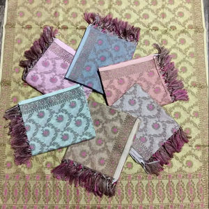 Belle collection Dupatta de tissage jacquard avec couleurs vives et bordure à pompons idéale pour la fête traditionnelle et l'usure quotidienne - Product Image 4