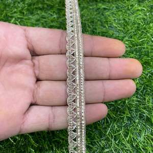 Bordado hecho a mano de encaje Alencon de lujo con cristales y perlas de Swarovski para mangas nupciales de catedral y conjuntos de alfombras rojas - Product Image 3