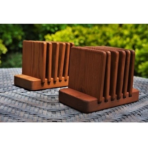 Posavasos de madera de nogal hechos a mano, material ecológico de estilo cuadrado con acabado pulido perfecto para interiores modernos - Product Image 3