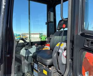 Mini-excavatrice Kubota U15 de 1,5 tonne avec cabine, petite et économique, en promotion, disponible à la vente. - Product Image 4