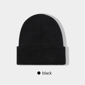 Gorros de invierno para niños y adultos de alta calidad con logotipo de Parche de goma personalizado - Product Image 2