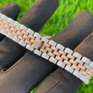 Dames Sport <span class=keywords><strong>White</strong></span> Iced Out Horloge Met Grotere Diamanten Moeder Parel Wijzerplaat Roestvrij Staal Band Hiphop Stijl Geschenkcollectie - Product Image 4
