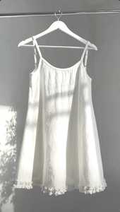 Minivestido blanco de tirantes finos, estilo casual, para verano, playa, bohemio, liso, natural, lavable, 100% algodón orgánico, ODM - Product Image 5