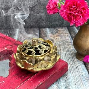 Quemador de incienso de latón tradicional tallado intrincado para meditación relajación Pooja templo decoración difusor de limpieza espiritual - Product Image 6
