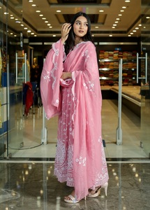 ชุดคุर्ติส Anarkali ผ้าจอร์เจตต์ปักลายสีพีช ดีไซน์ทันสมัยสุดพิเศษ พร้อมกางเกงและผ้าคลุมไหล่ สำหรับงานปาร์ตี้ สไตล์ชาติพันธุ์ คอวี แขนยาว - Product Image 2
