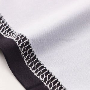 T-shirts de compression pour hommes de haute qualité Conception légère et ajustée avec couleur unie pour les entraînements - Product Image 6