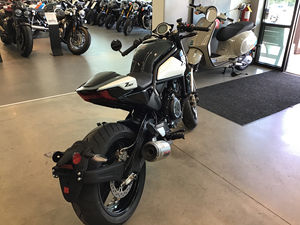 Ventas Anuales 2024 700CL-X Sport Nueva (Motocicleta) - Product Image 3