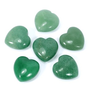 Cristal de cœur gonflé vert naturel poli de meilleure qualité pour l'équilibre du Reiki Chakra et la décoration spirituelle disponible à bas prix - Product Image 5