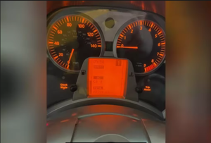 Moto sport-touring B-M-W K 1200 LT à vendre - Product Image 5