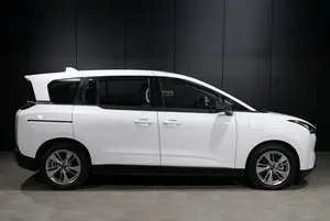 FAW Bestune N.A.T 2023, Batería de Litio de 55 kWh, Neumáticos R18, Asientos de Cuero, Cámara Trasera, Faros LED - Product Image 5