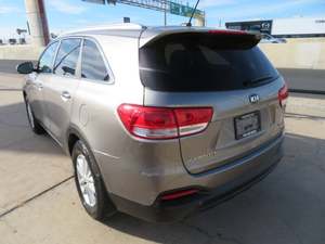 Auto Usado de Calidad a Precio Accesible, K-i-a So-ren-to LX 2016, Volante a la Izquierda - Product Image 4