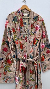 Meilleure qualité veste d'hiver pour femmes longue robe en velours avec manches en coton respirant et imprimé motif animal taille libre - Product Image 2