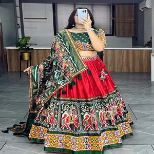 กระจกพิมพ์ลาย dola Silk patola นักออกแบบล่าสุด lehenga choli fabzone - Product Image 1