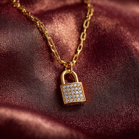 Collier en zircon en forme de serrure d'amour personnalisée en laiton OEM ODM bijoux cadeau de couple de Saint-Valentin