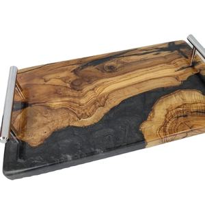 Plateau de service en bois de résine époxy fait à la main de haute qualité pour plateau de service de jus de thé de petit déjeuner de restaurant avec poignée en métal - Product Image 1