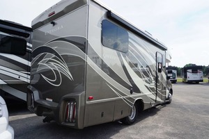 Autocaravana ENTEGRA QWEST 24N 2023 Usada en Buen Estado, Color Blanco de Lujo, para Acampar, 4-6 Pasajeros, Emisión Euro 5, Carga Útil de 11000 kg - Product Image 3