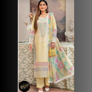 Robe en coton Khadi à imprimé numérique floral brodé lourd de la collection Ssumaira pantalon Farshi Shalwar pour femme fête inde - Product Image 6