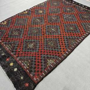 Tapis 6x9,8 pieds, tapis turc vintage, tapis Kilim noir à motifs floraux - Product Image 2