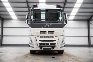 รถบรรทุกหนัก Cummins ดีเซล อัตโนมัติ ยูโร 6 6x4 พวงมาลัยซ้าย รุ่น FH 540 มือสองสภาพดี พร้อมกล้องมองหลัง 360 องศา - Product Image 2