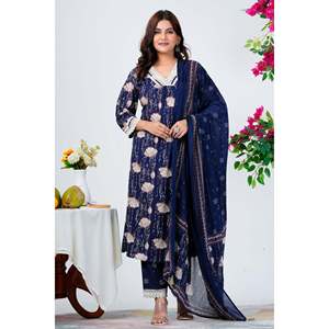 Ensemble de kurta en mousseline de soie bleu marine élégant avec manches trois-quarts et dupatta - Product Image 3