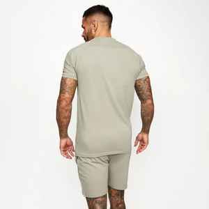 Conjunto corto de verano con logotipo personalizado de alta calidad, última moda, ropa deportiva, camisa, conjunto corto para hombre, conjunto corto de lavado ácido para hombre - Product Image 3