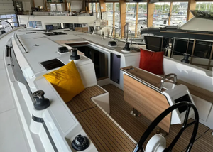 Yate Bavarias C42 2024 Usado, 12m, 57hp, Transmisión SailDrive, 3 Aspas, para Cruceros y Carreras, Embarcaciones Familiares y de Aventura - Product Image 3