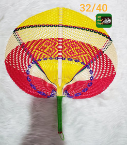 Abanico hecho a mano con material de bambú natural, abanico de hojas de plam en forma de corazón colorido de Vietnam - Product Image 4