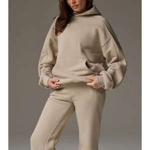 Conjunto Deportivo TSI-6861 para Mujer con Logotipo Personalizado, Sudadera Holgada y Pantalones Deportivos Anchos, Marca Privada Trackstar OEM - Product Image 3