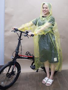Prix de gros temporaire jetable Emballage personnalisé Vêtements de pluie pour une personne Imperméable PE Origine Vietnam - Product Image 2