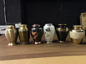 Directo de fábrica OEM personalizado único estilo americano adulto entierro urna para funerales diseño único con cenizas - Product Image 4