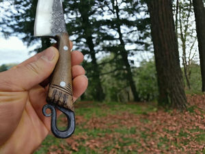 Cuchillo de Chef Exclusivo Hecho a Mano de Acero Inoxidable de Grado Industrial, Hoja Afilada, Premium para Cocina y Exteriores, Personalizable OEM, 3 Años de Garantía - Product Image 3