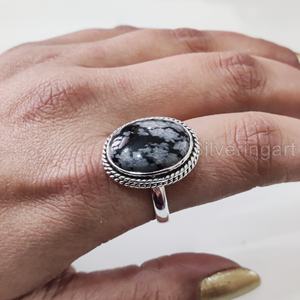 Anillo para Mujer con Obsidiana Natural en Forma de Copo de Nieve, Banda Simple, Regalo de Navidad o Aniversario, Joyería Hecha a Mano, Anillo de Plata Esterlina 925 - Product Image 2