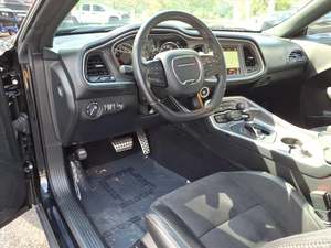 NEATLY usado 2022 D-o-d-g-e Chall_e_n_ger R/T Scat Pack Widebody RWD - Product Image 4