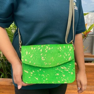 Nuevos Bolsos Cruzados Metálicos de Piel con Pelo de Moda Occidental para Mujer, Bolsos de Hombro de Cuero Reciclado Personalizados y Coloridos, Bolsos de Mano para Mujer - Product Image 2